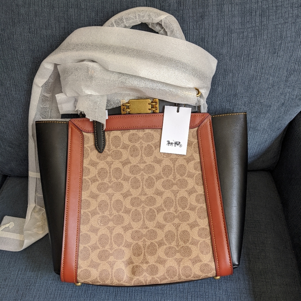 Coach Troupe Tote in Signature Canvas - NWT  SOLD - Picture 3 of 6